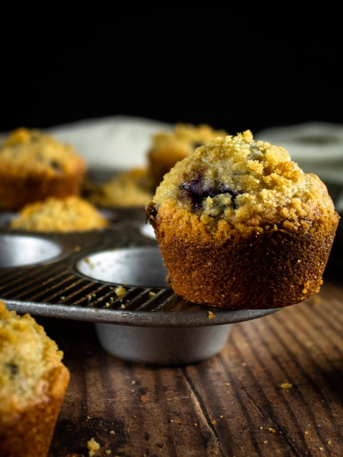 blueberry muffin with streusel topping